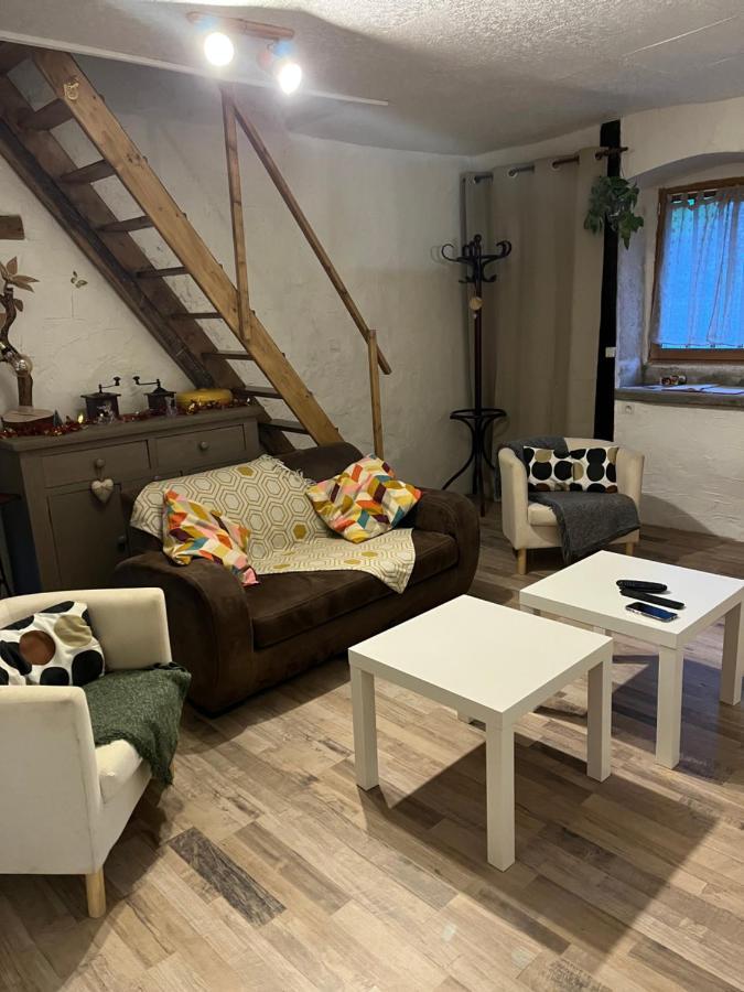 Gite Des Reculees Ladoye-sur-Seille Exterior photo